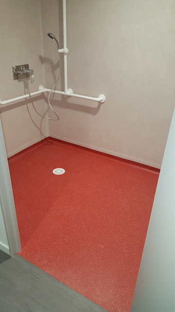 Salle de bain PMR à Rodez