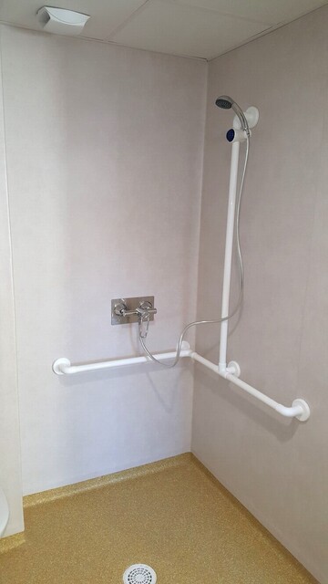 Pose d'une salle de bain - Flavin