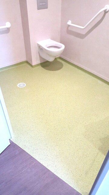 Pose d'une salle de bain - Flavin