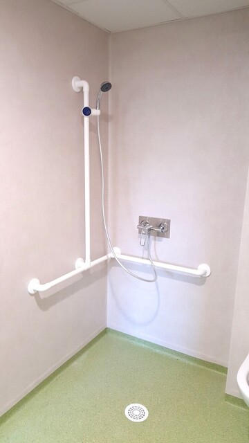 Pose d'une salle de bain - Flavin