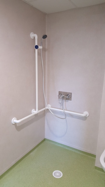Salle de bain PMR à Rodez